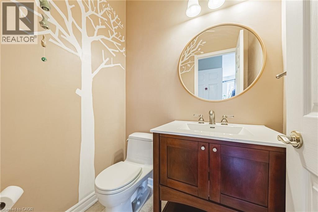 Photo 11 of 2222 Snead Road, Burlington ON