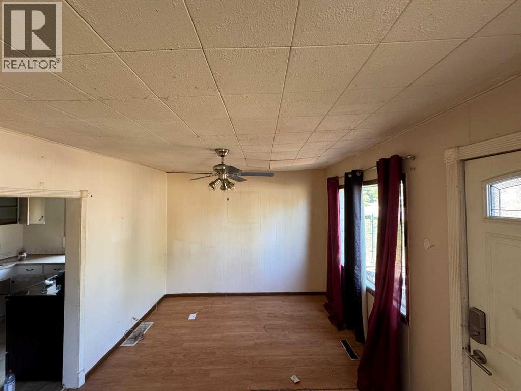 Photo 2 of 9509 104 Avenue, Grande Prairie AB