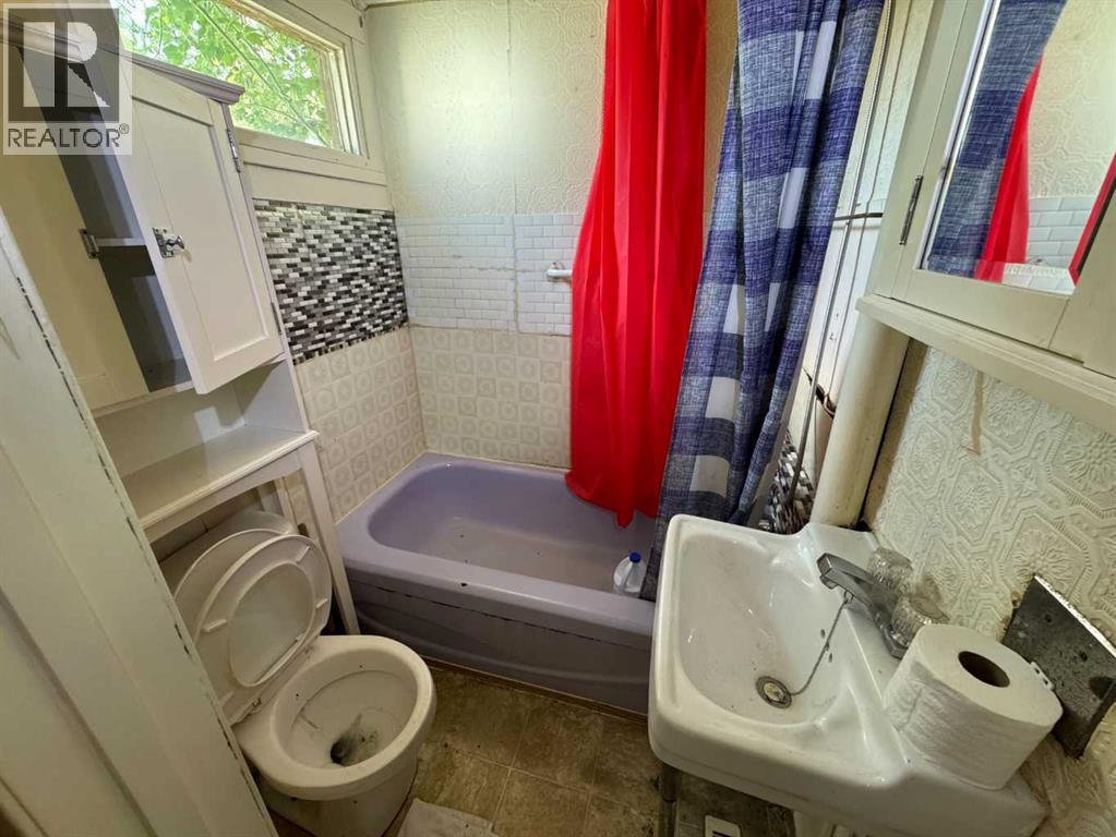 Photo 7 of 9509 104 Avenue, Grande Prairie AB