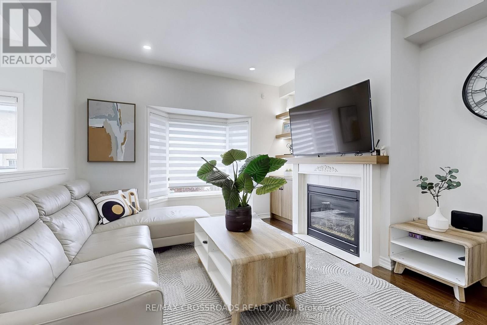 Photo 2 of 4262 Vivaldi Road, Burlington ON