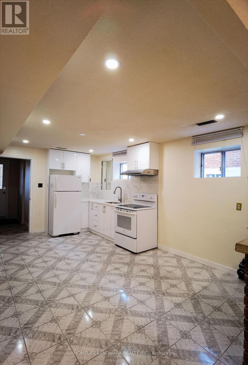 Photo 2 of Lower 2428 Cashmere Avenue, Mississauga ON