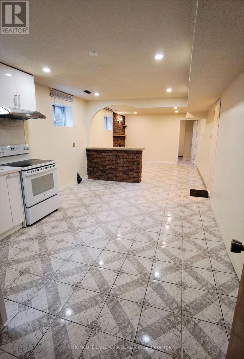 Photo 3 of Lower 2428 Cashmere Avenue, Mississauga ON