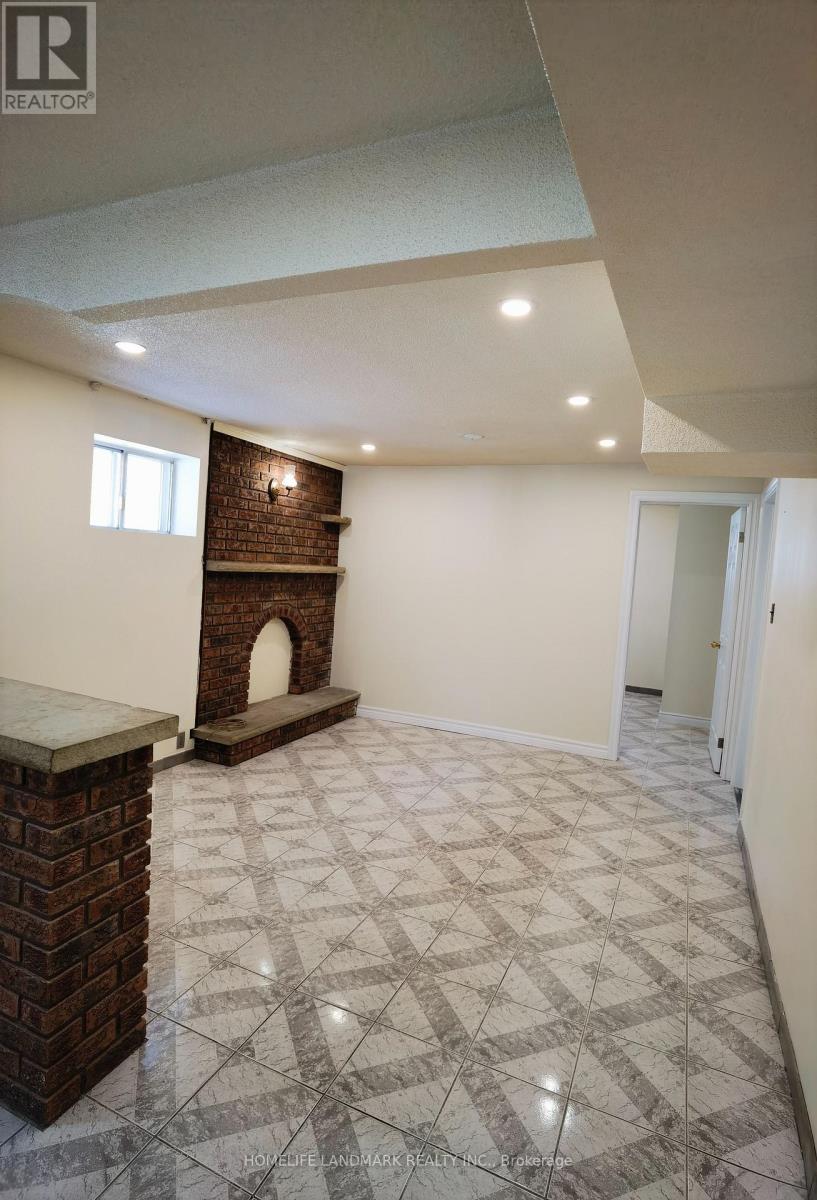 Photo 4 of Lower 2428 Cashmere Avenue, Mississauga ON