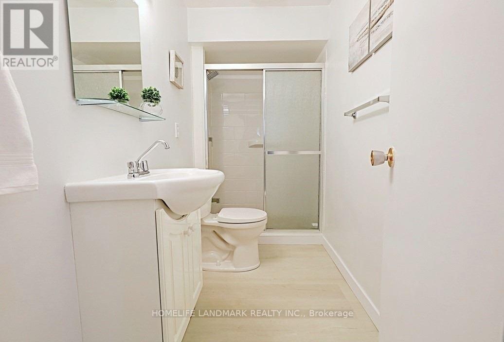 Photo 5 of Lower 2428 Cashmere Avenue, Mississauga ON