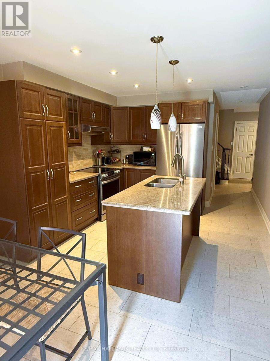 Photo 10 of 215 Queenslea Avenue S, Toronto ON