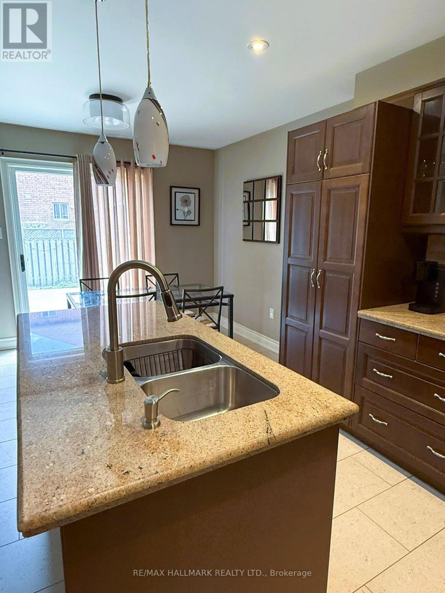 Photo 12 of 215 Queenslea Avenue S, Toronto ON