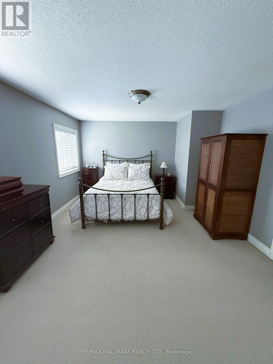 Photo 16 of 215 Queenslea Avenue S, Toronto ON