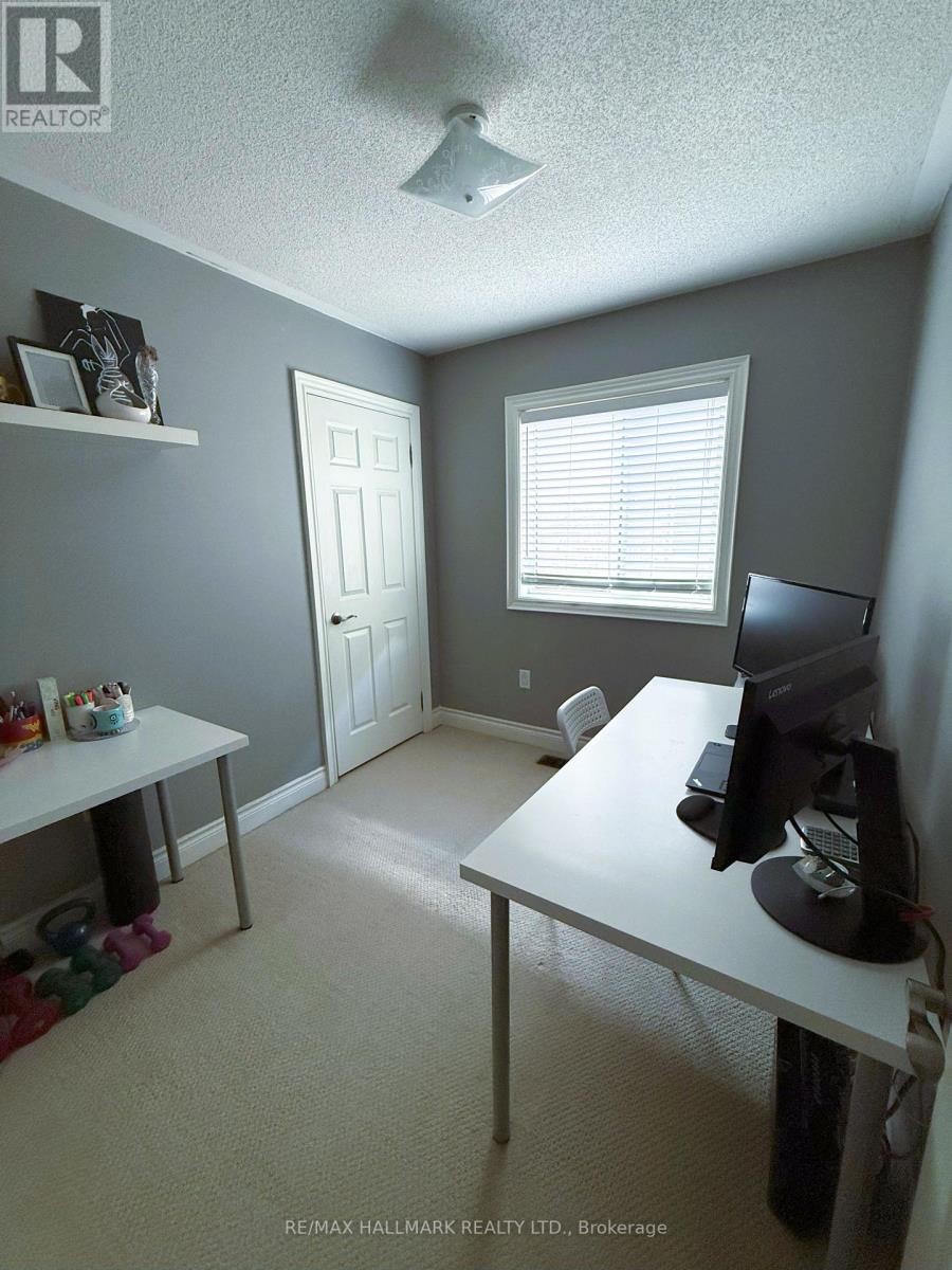 Photo 23 of 215 Queenslea Avenue S, Toronto ON