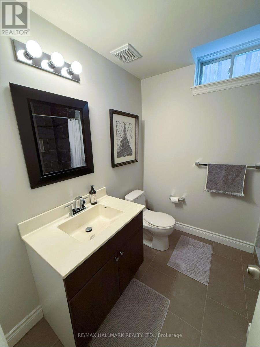 Photo 26 of 215 Queenslea Avenue S, Toronto ON