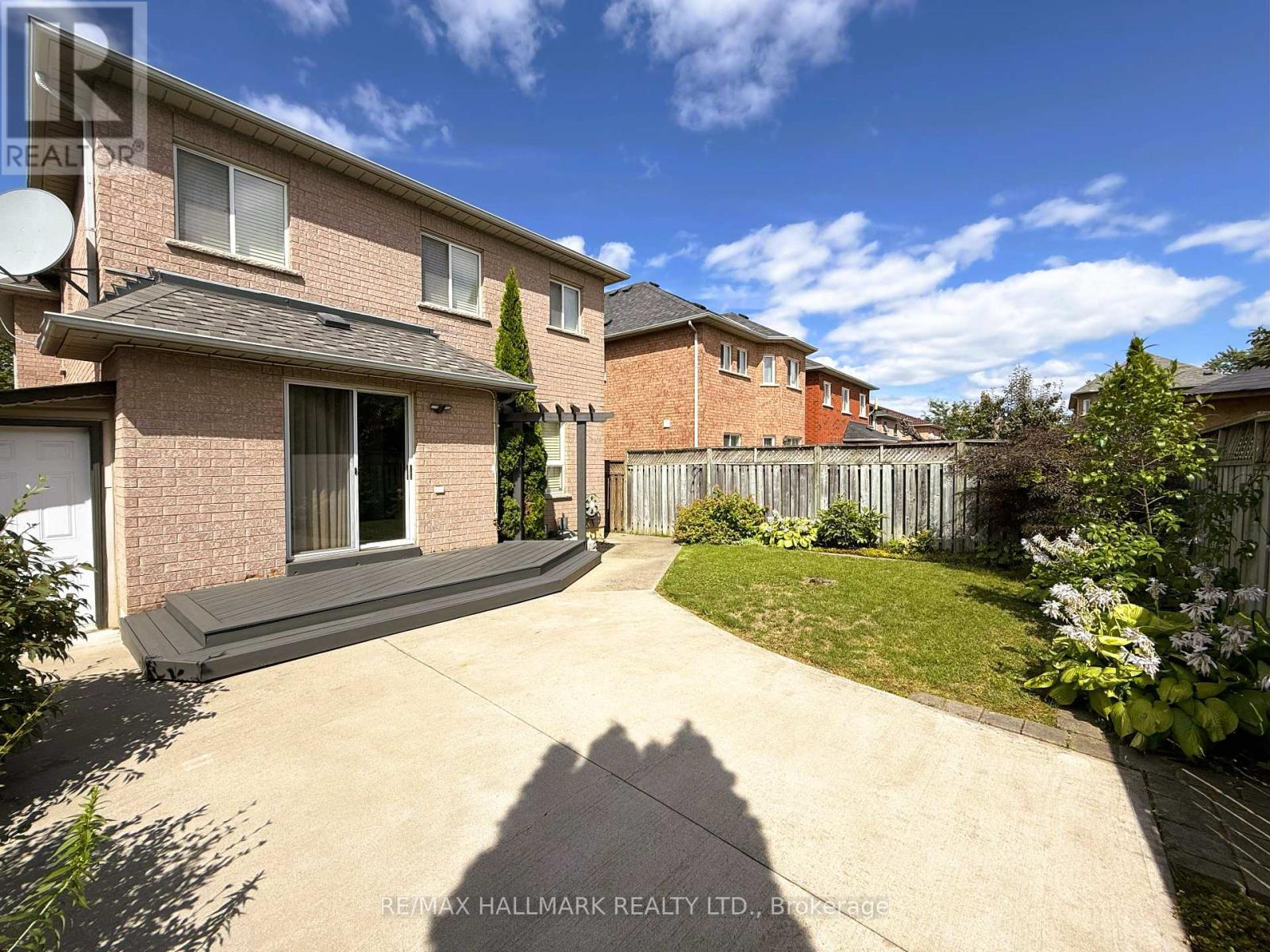Photo 28 of 215 Queenslea Avenue S, Toronto ON