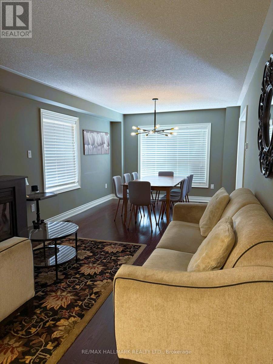 Photo 6 of 215 Queenslea Avenue S, Toronto ON