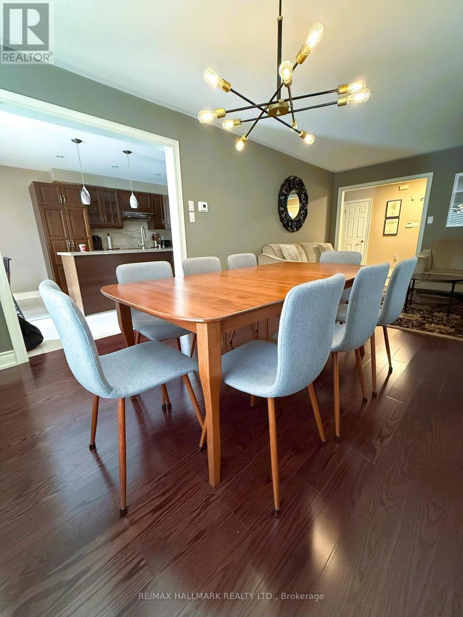 Photo 7 of 215 Queenslea Avenue S, Toronto ON