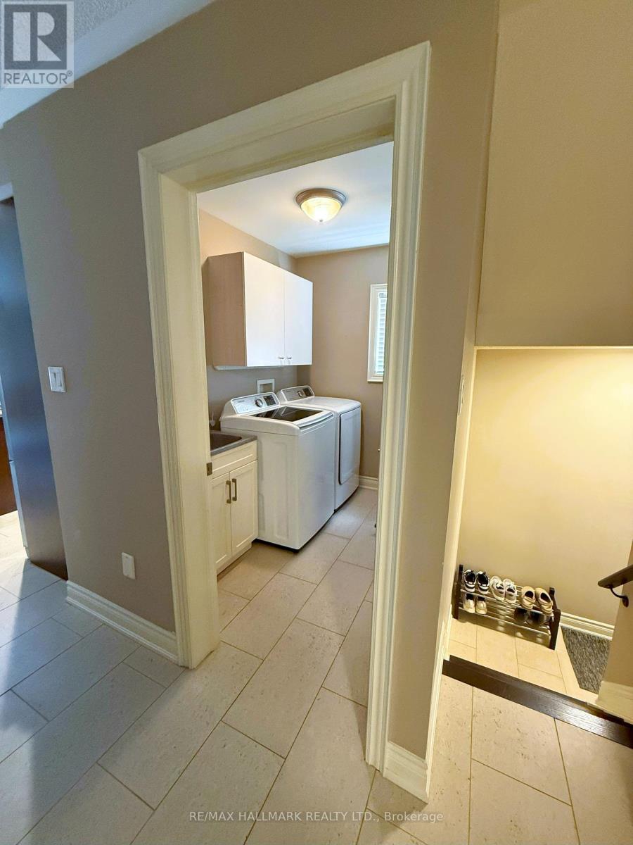 Photo 9 of 215 Queenslea Avenue S, Toronto ON