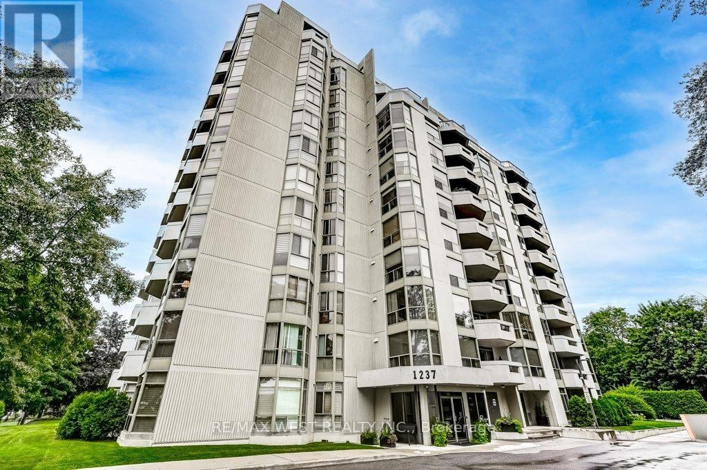 Photo 1 of 707 1237 North Shore Boulevard E, Burlington ON