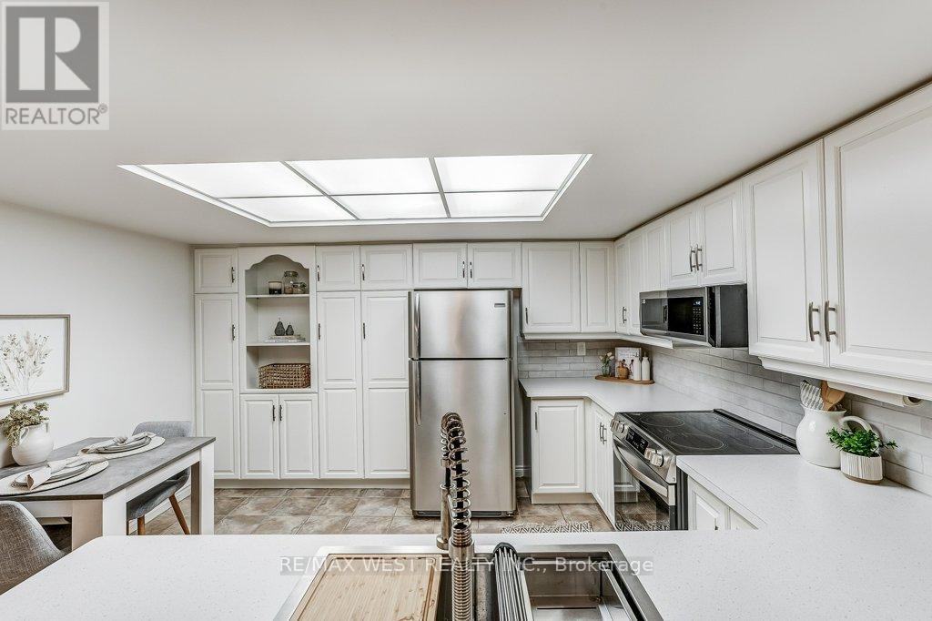 Photo 12 of 707 1237 North Shore Boulevard E, Burlington ON