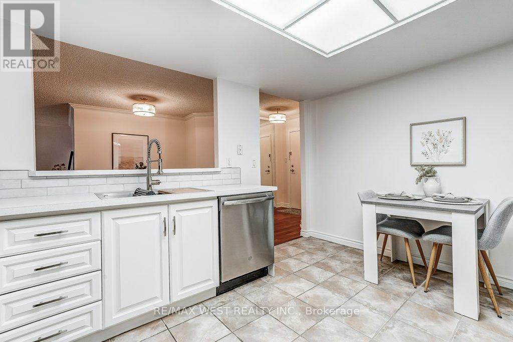 Photo 15 of 707 1237 North Shore Boulevard E, Burlington ON
