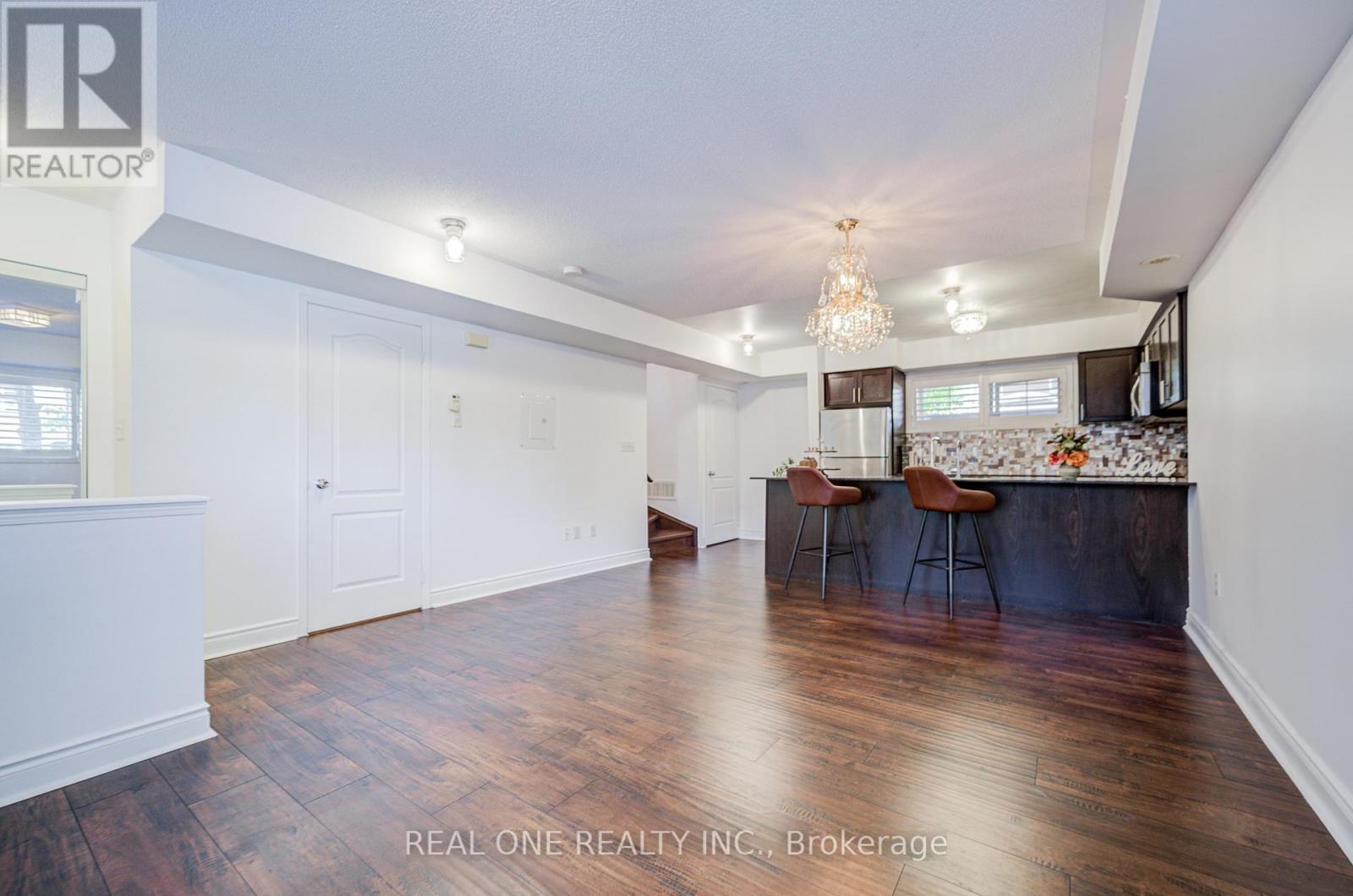 Photo 9 of 29 2480 Post Road, Oakville ON