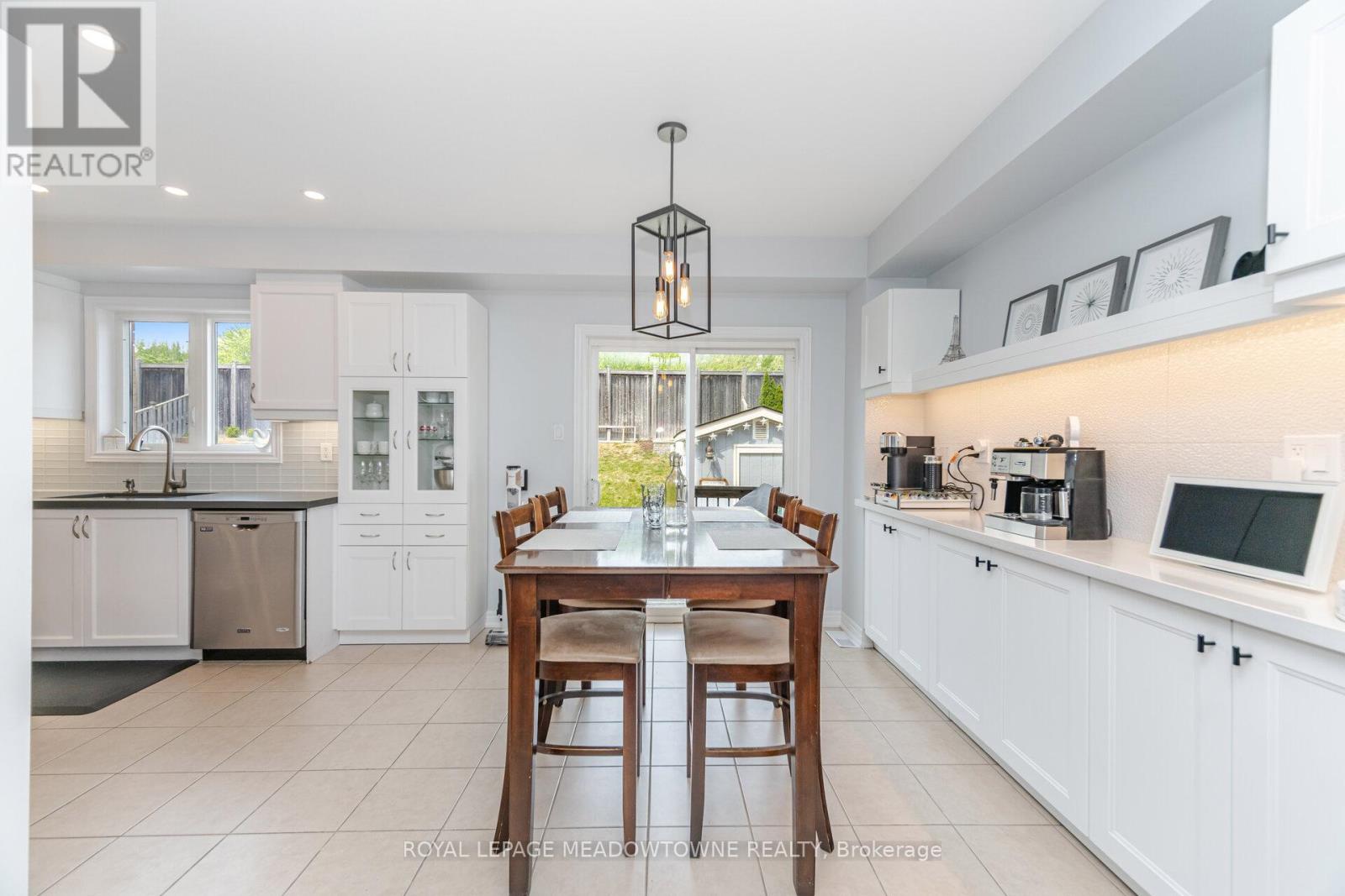 Photo 10 of 345 Bussel Crescent, Milton ON