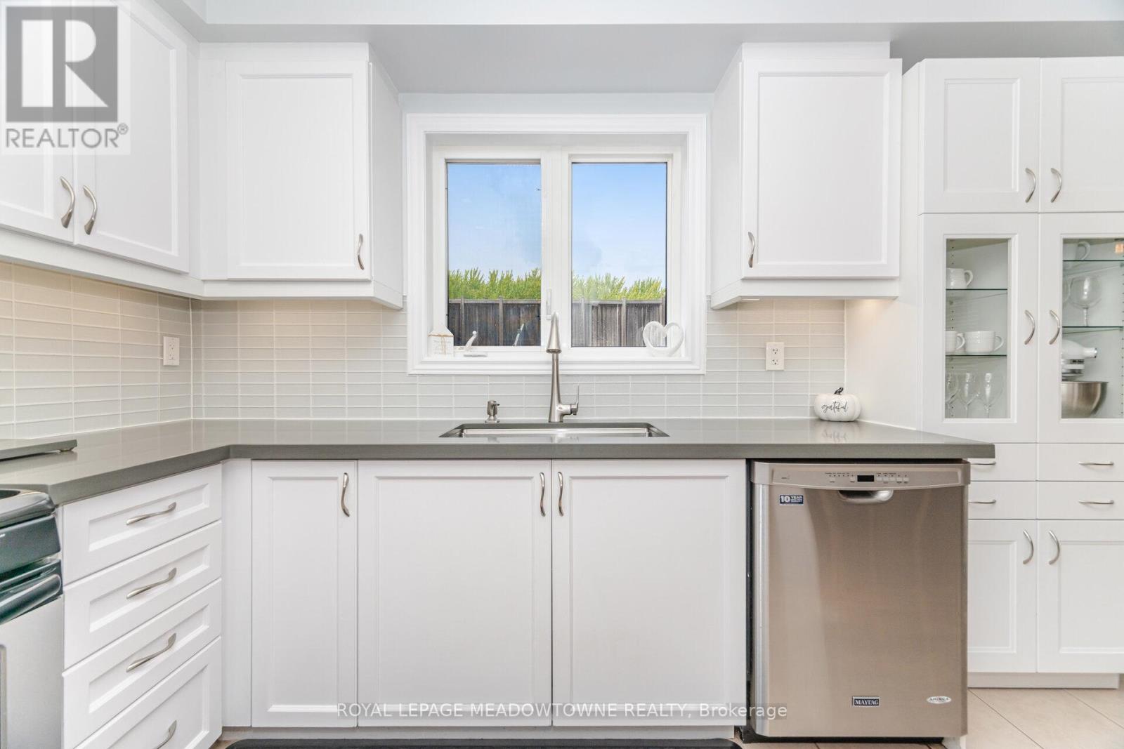 Photo 15 of 345 Bussel Crescent, Milton ON