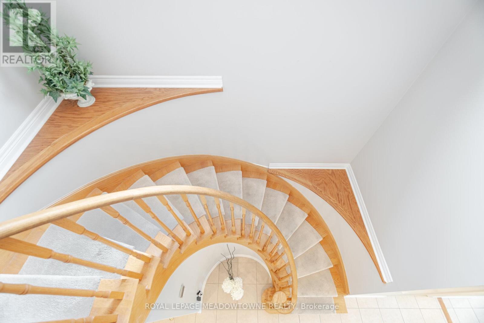 Photo 18 of 345 Bussel Crescent, Milton ON
