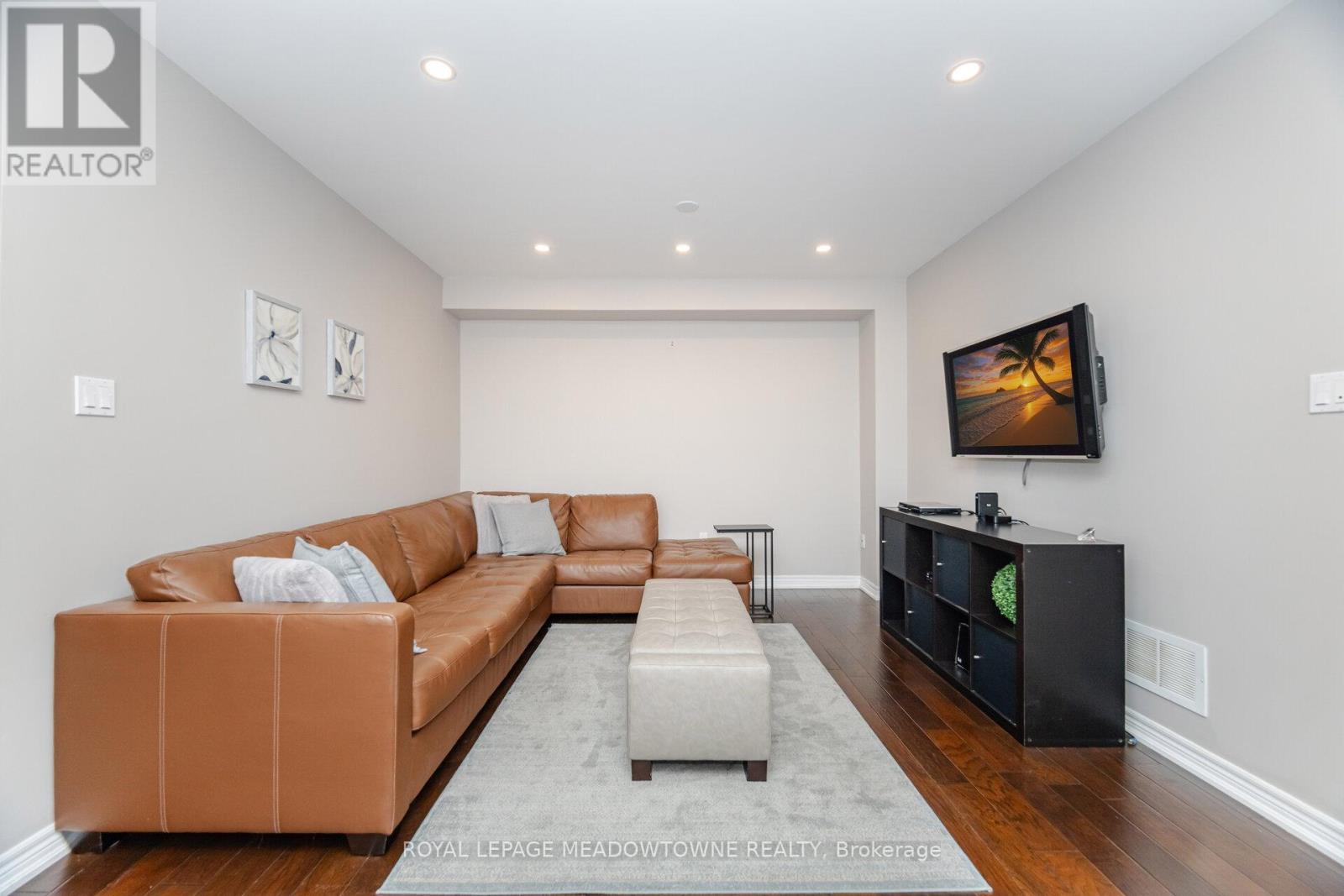 Photo 6 of 345 Bussel Crescent, Milton ON