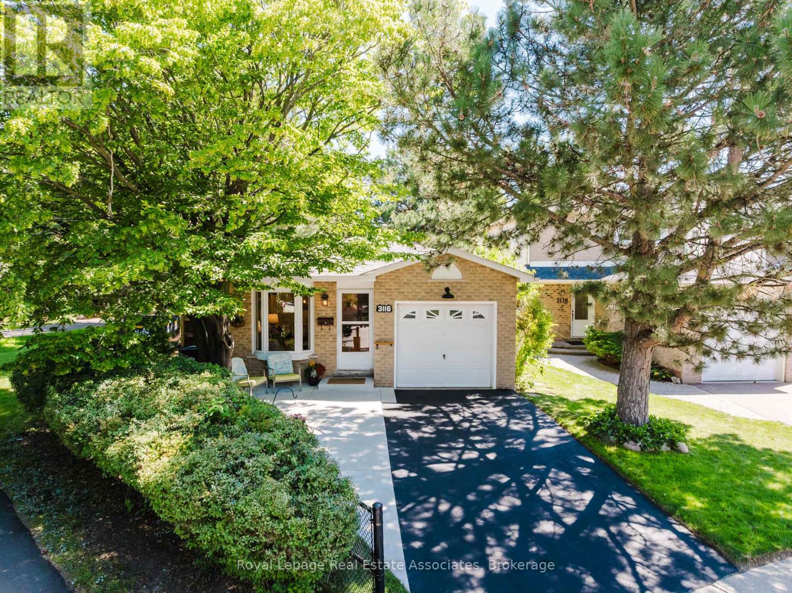 Photo 1 of 3116 Harris Crescent, Mississauga ON