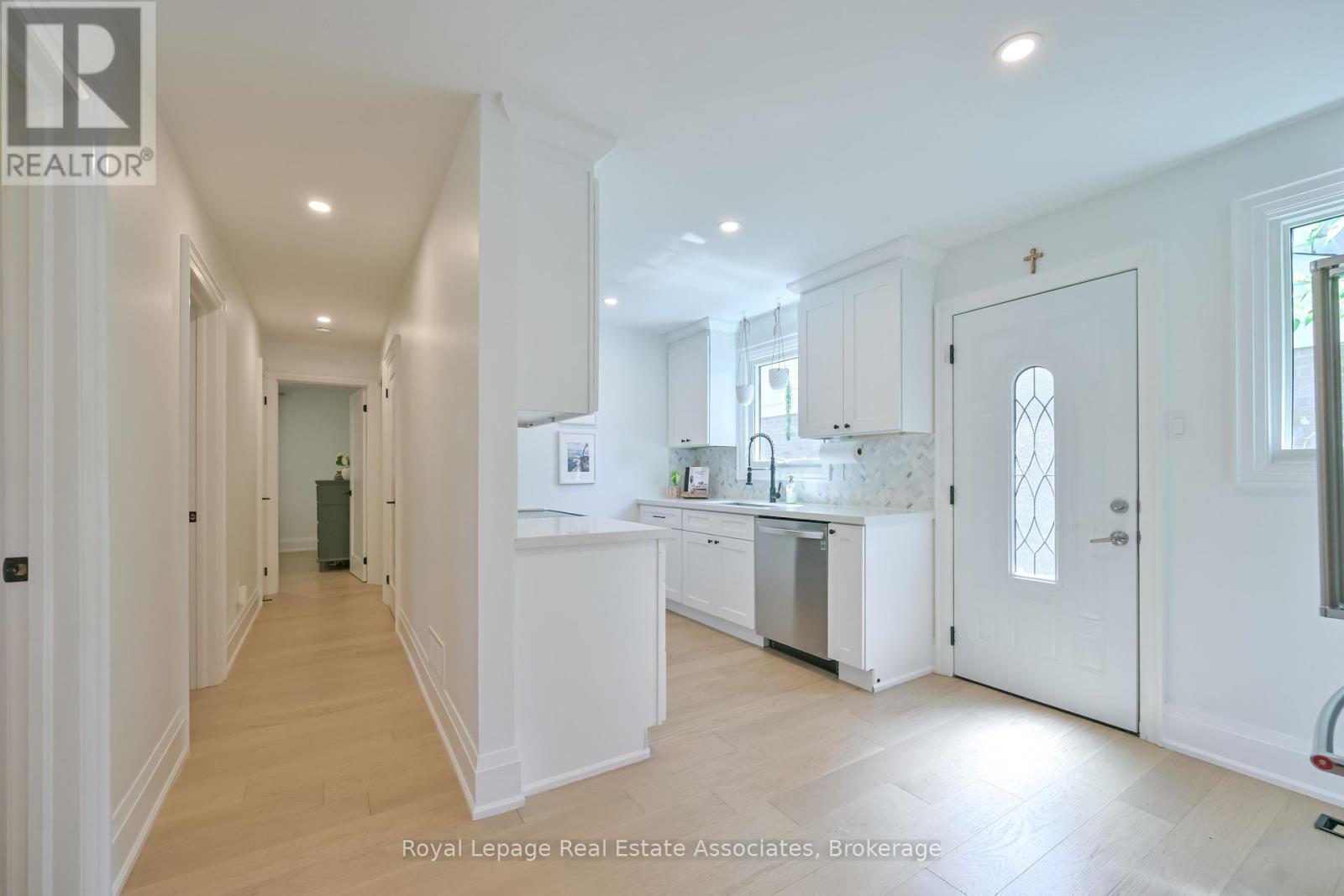 Photo 11 of 3116 Harris Crescent, Mississauga ON