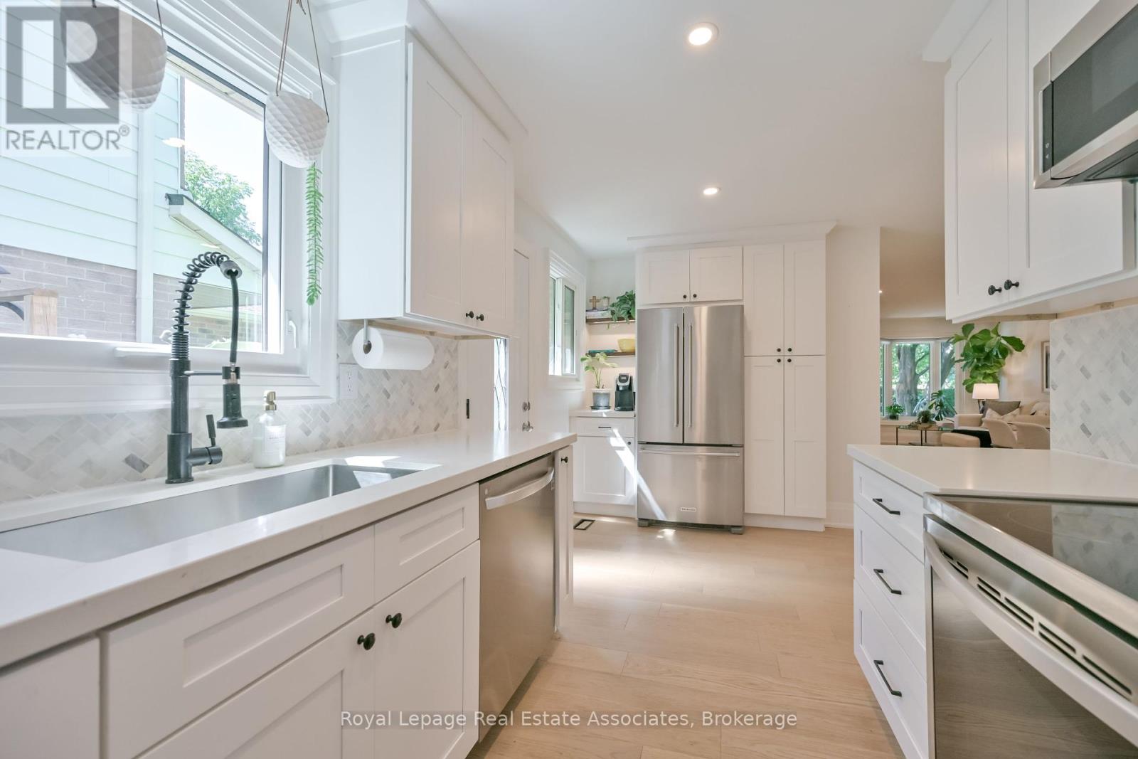 Photo 14 of 3116 Harris Crescent, Mississauga ON