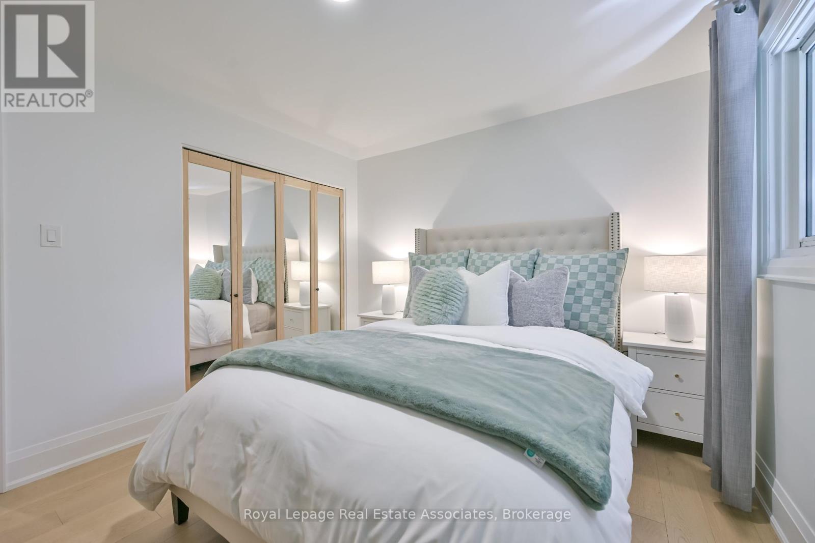 Photo 18 of 3116 Harris Crescent, Mississauga ON