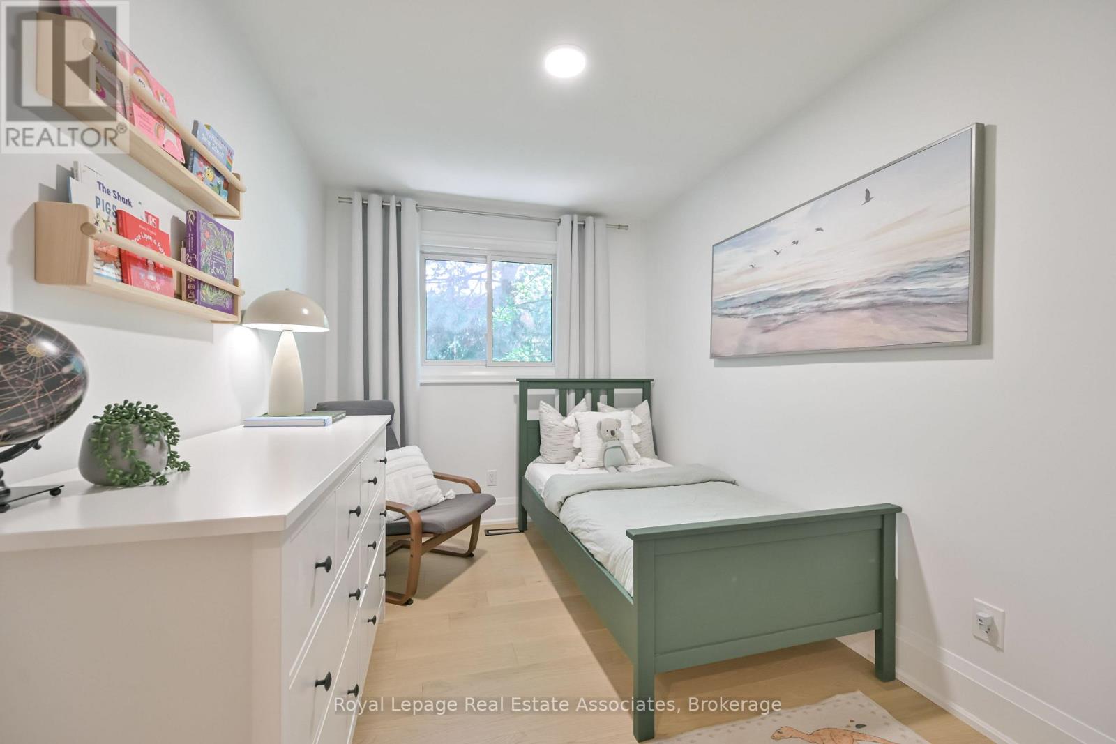 Photo 19 of 3116 Harris Crescent, Mississauga ON