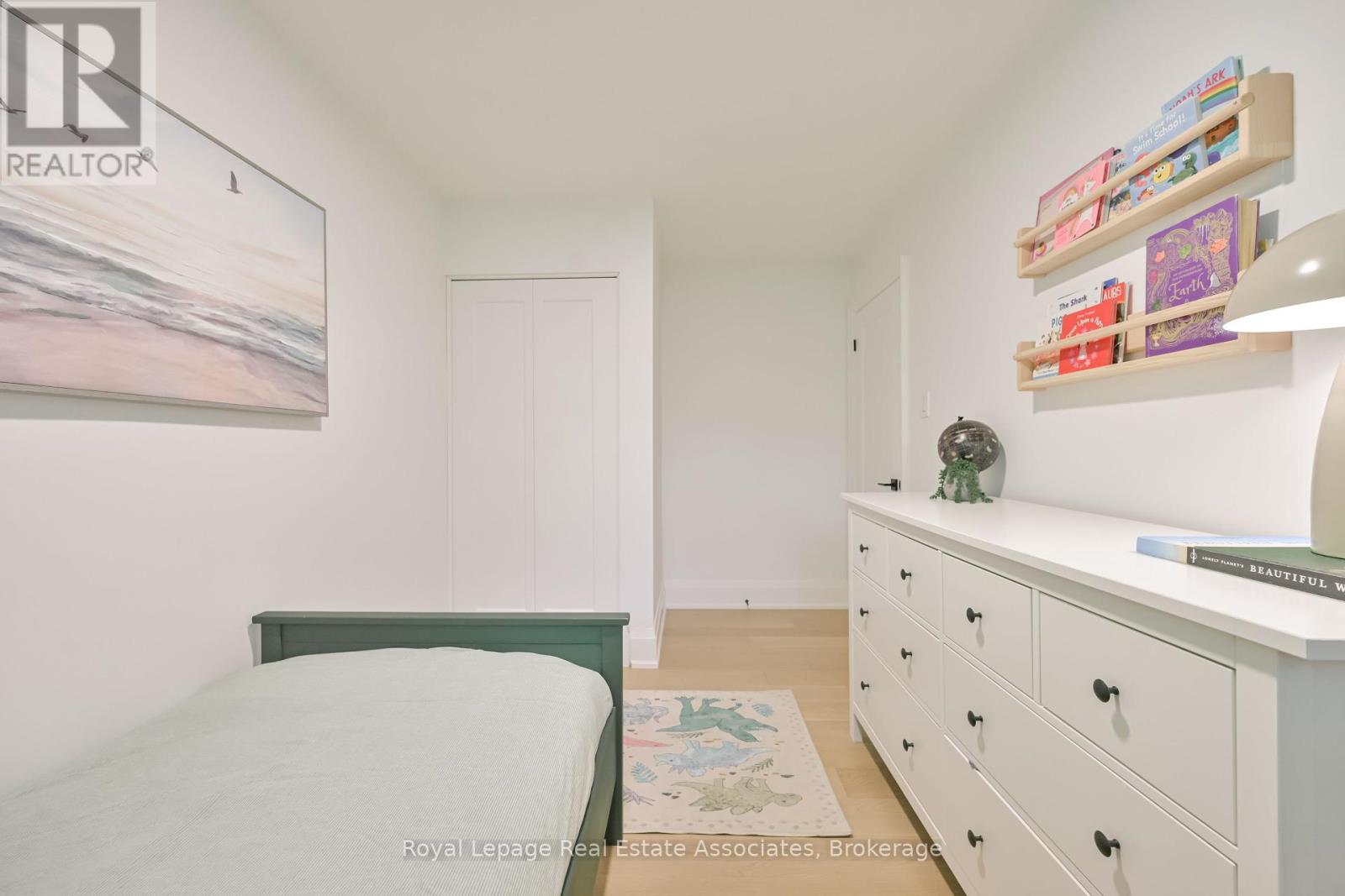 Photo 20 of 3116 Harris Crescent, Mississauga ON