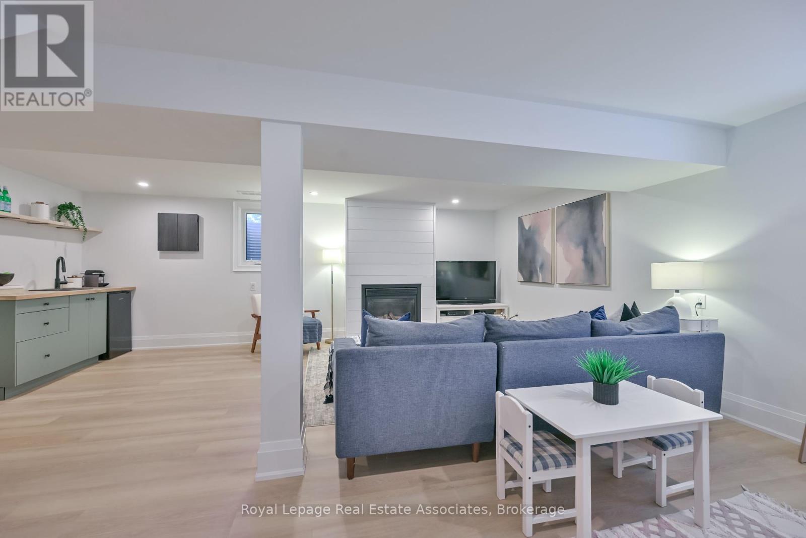 Photo 23 of 3116 Harris Crescent, Mississauga ON