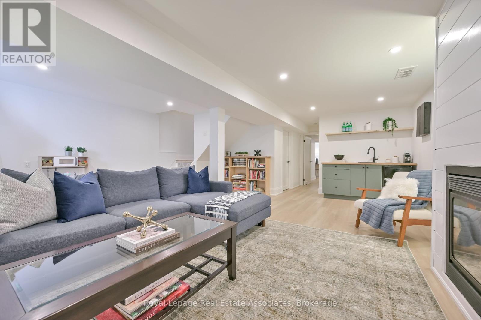 Photo 27 of 3116 Harris Crescent, Mississauga ON