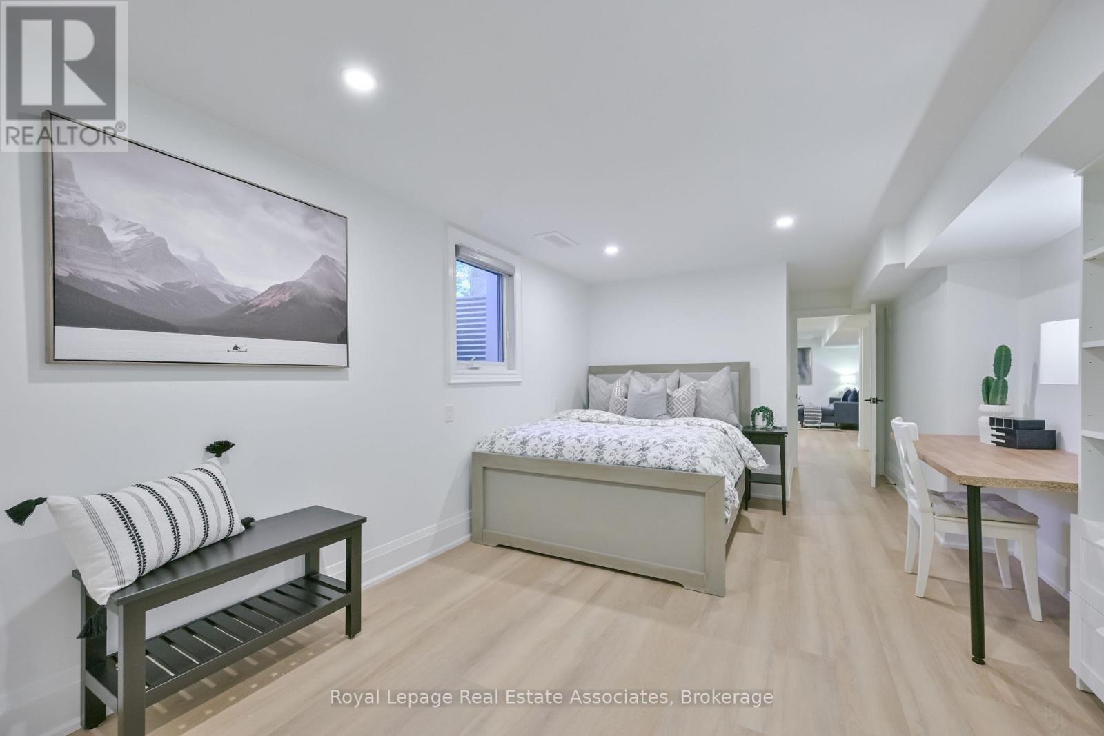 Photo 30 of 3116 Harris Crescent, Mississauga ON