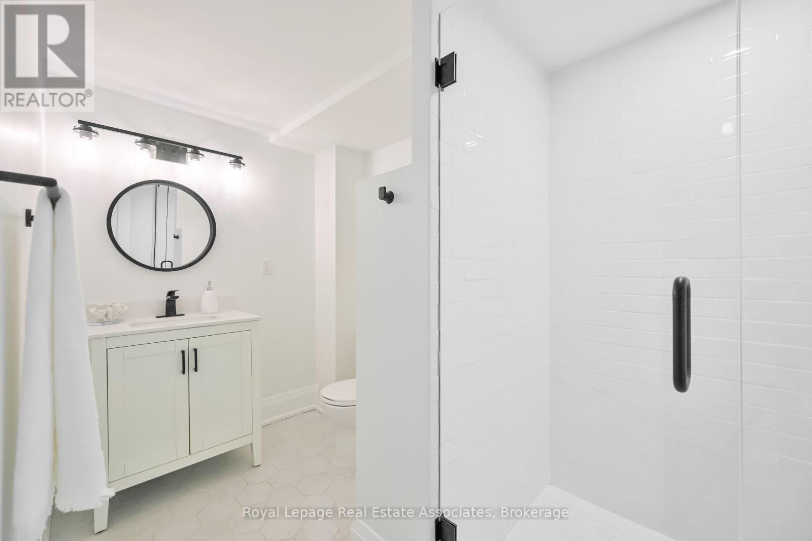 Photo 31 of 3116 Harris Crescent, Mississauga ON