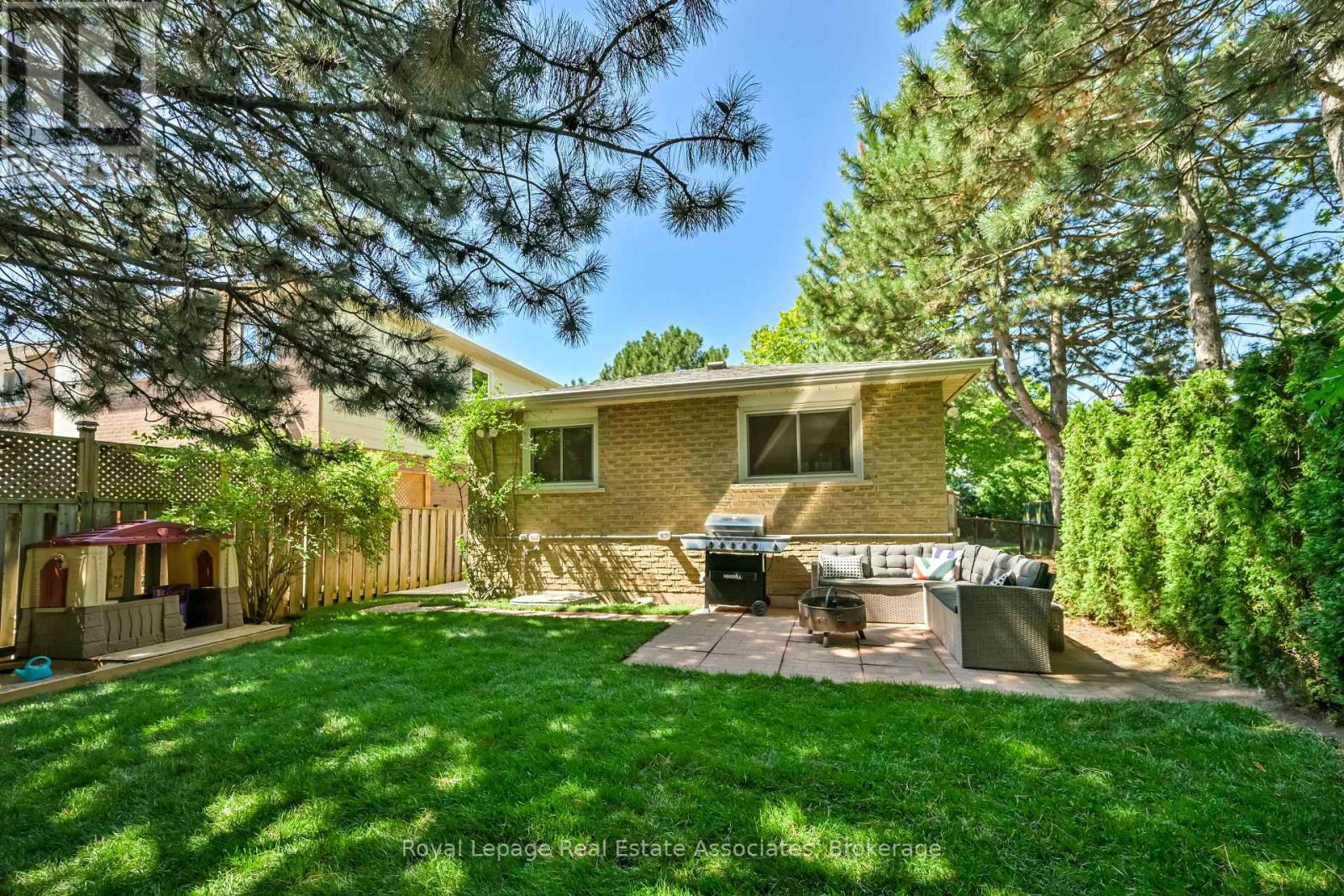 Photo 35 of 3116 Harris Crescent, Mississauga ON