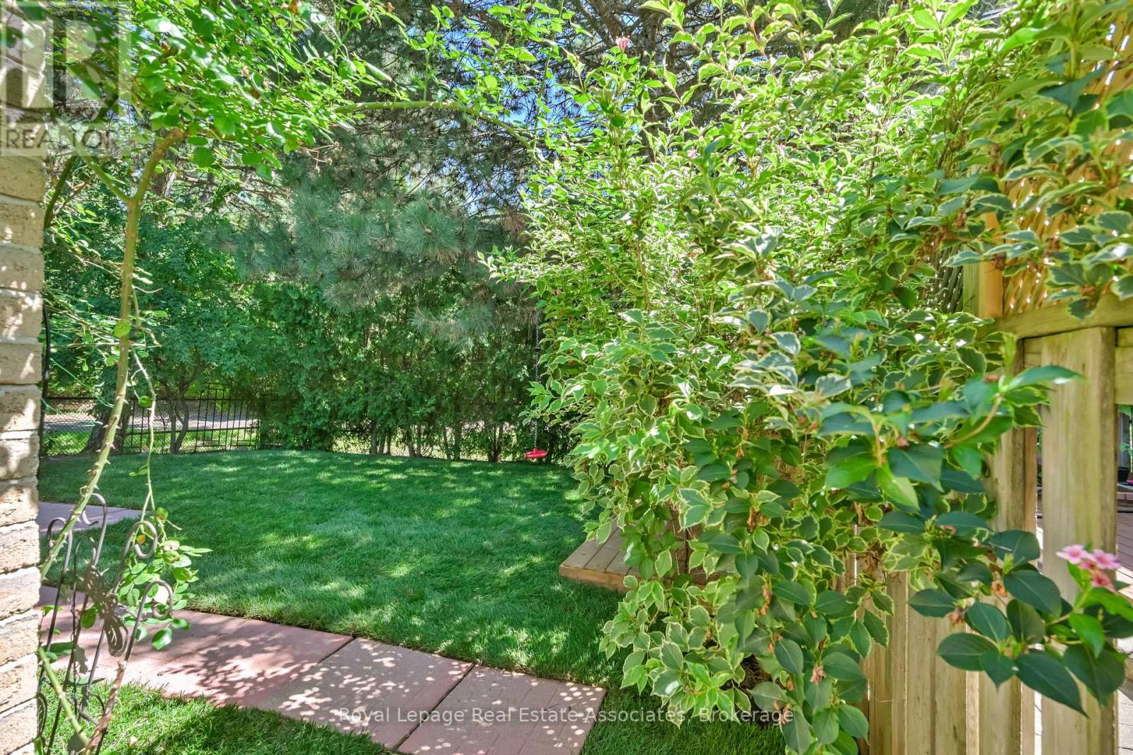 Photo 37 of 3116 Harris Crescent, Mississauga ON