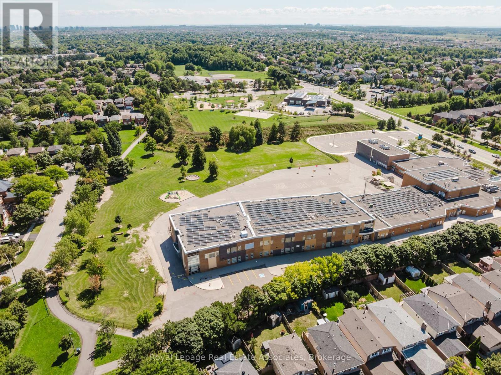 Photo 44 of 3116 Harris Crescent, Mississauga ON