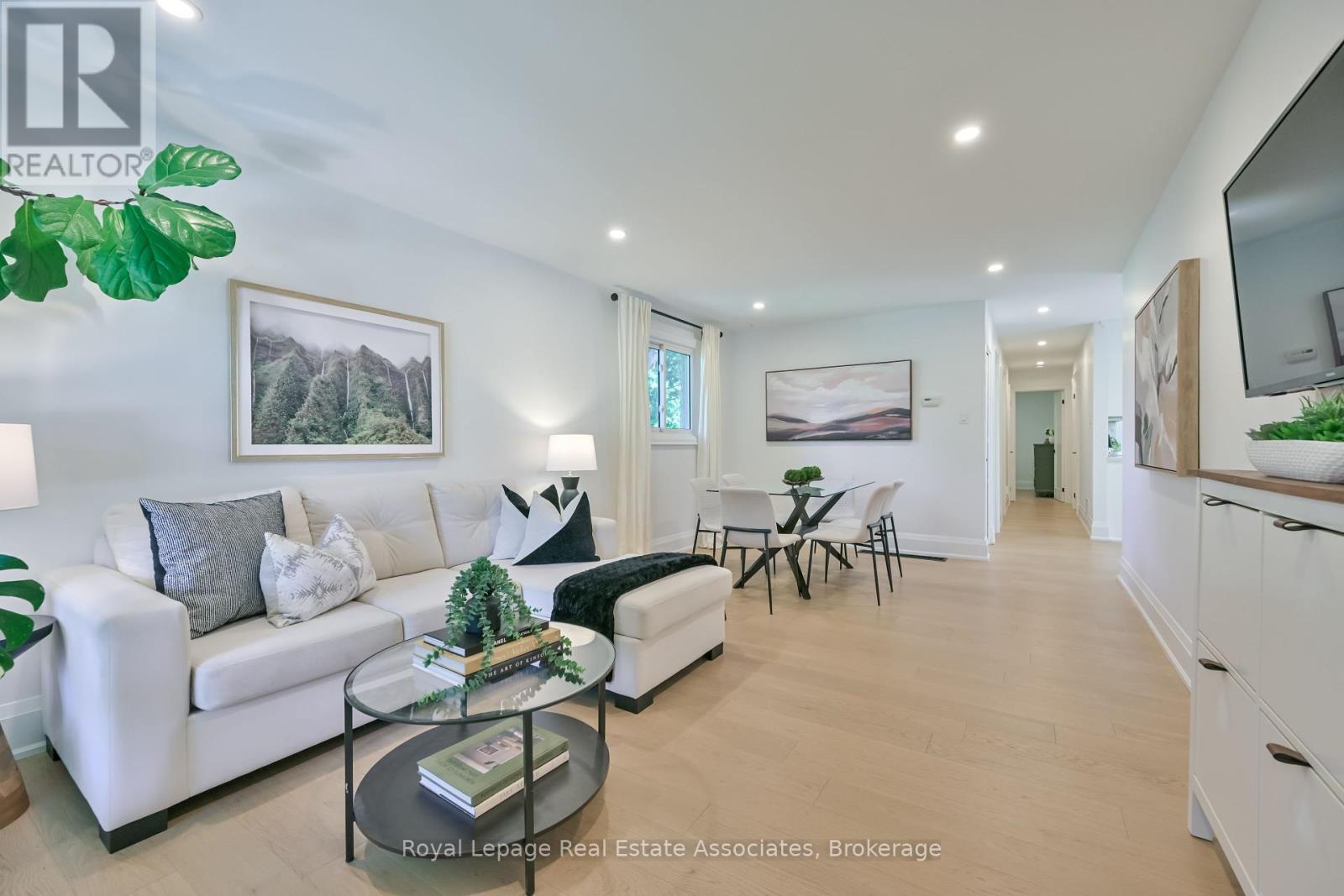 Photo 5 of 3116 Harris Crescent, Mississauga ON