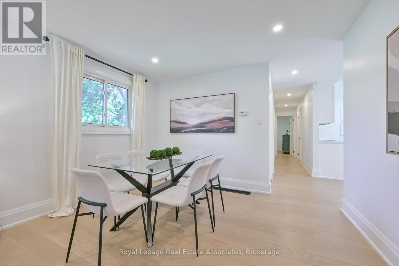 Photo 9 of 3116 Harris Crescent, Mississauga ON
