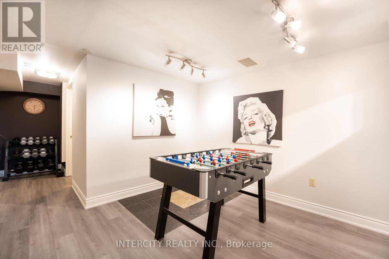 Photo 29 of 5409 Duchess Court, Burlington ON