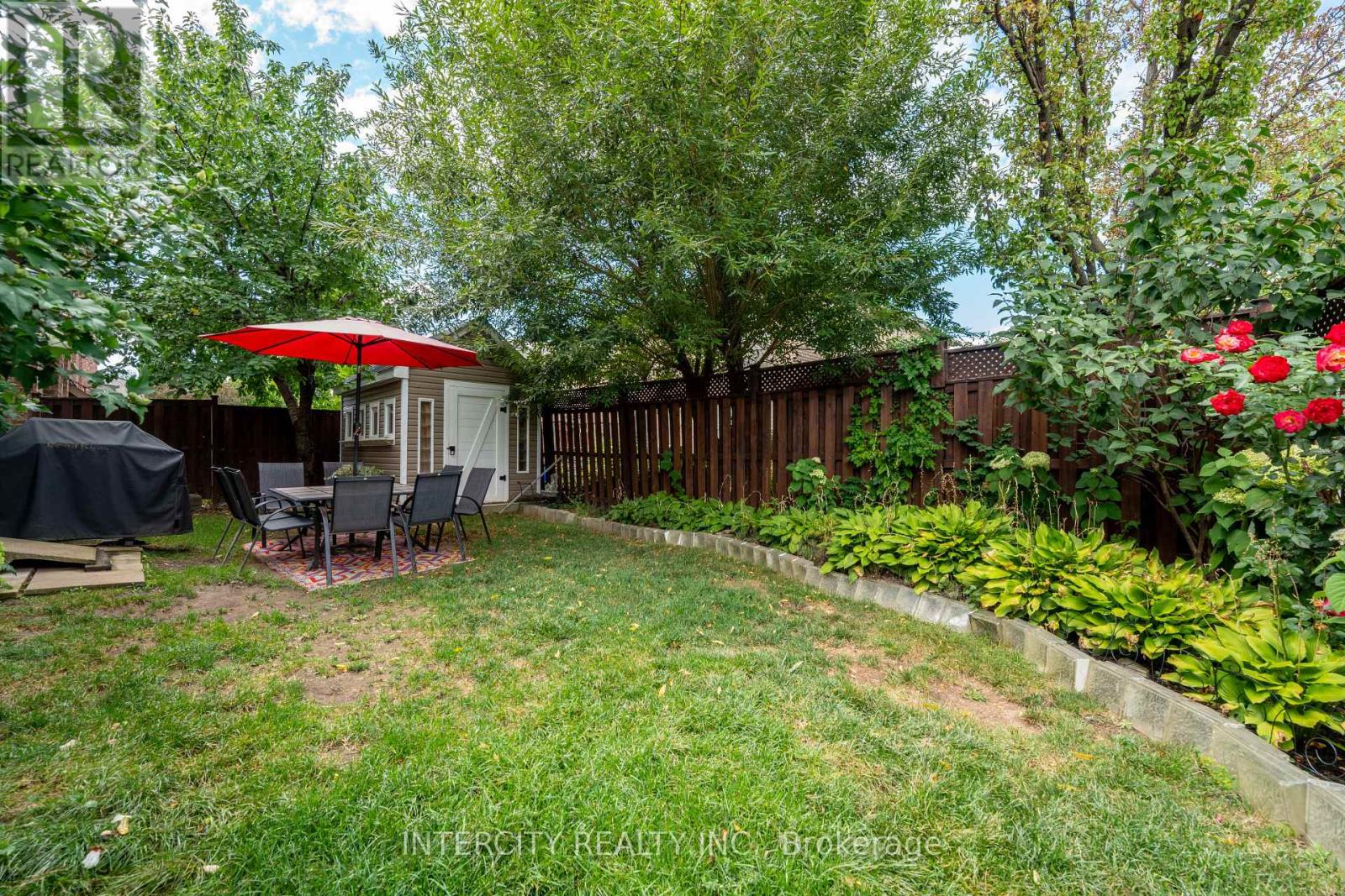 Photo 37 of 5409 Duchess Court, Burlington ON
