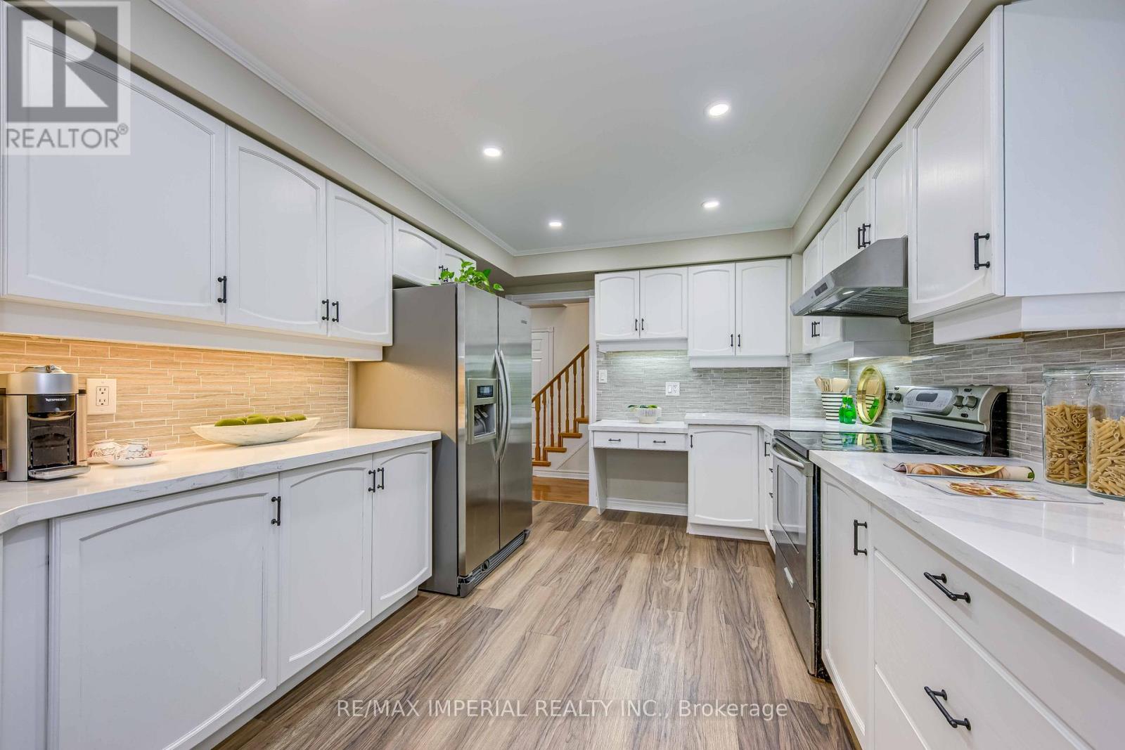Photo 24 of 5560 Middlebury Drive, Mississauga ON