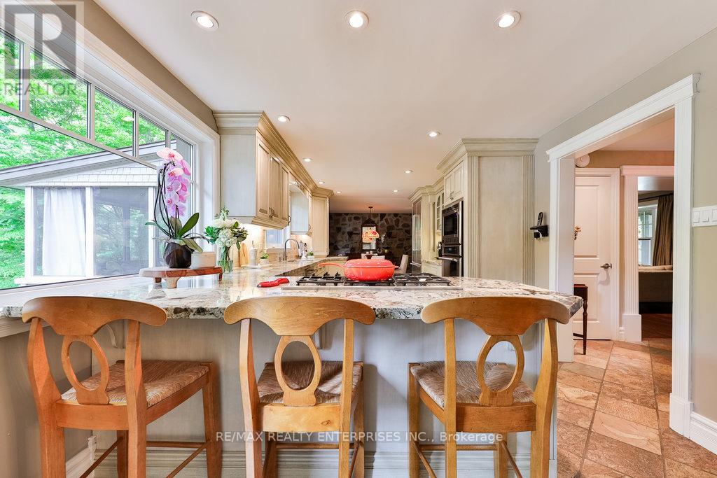 Photo 13 of 1293 Greenoaks Drive, Mississauga ON