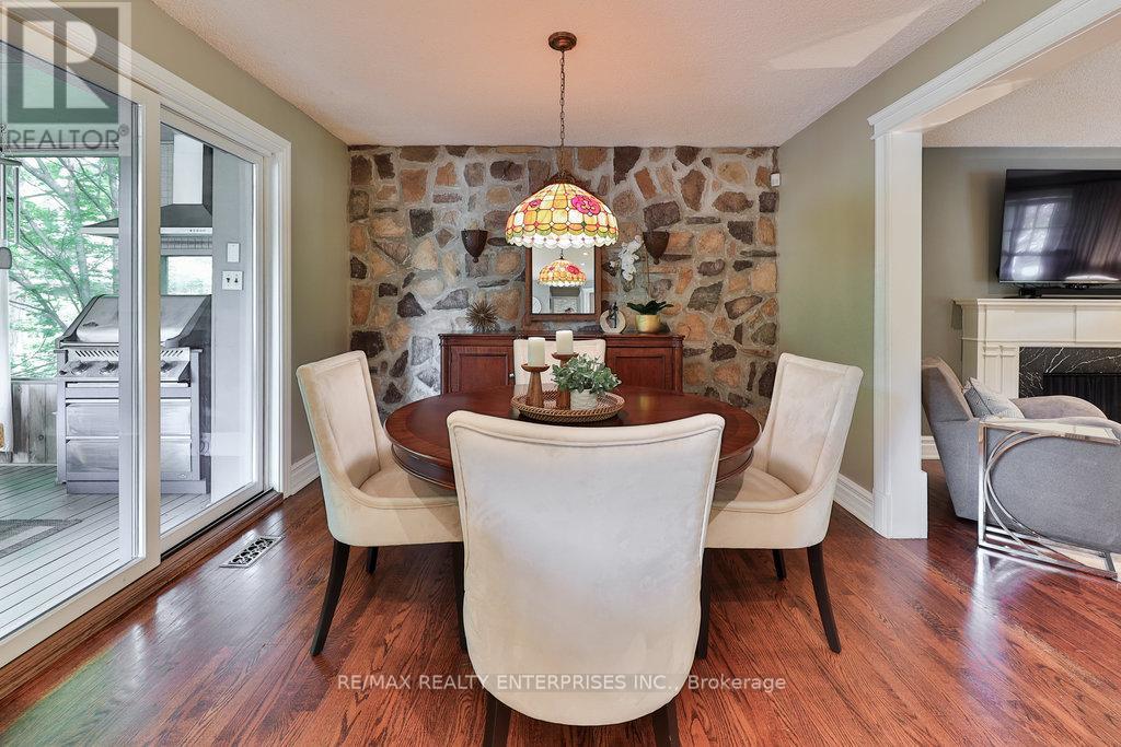 Photo 14 of 1293 Greenoaks Drive, Mississauga ON