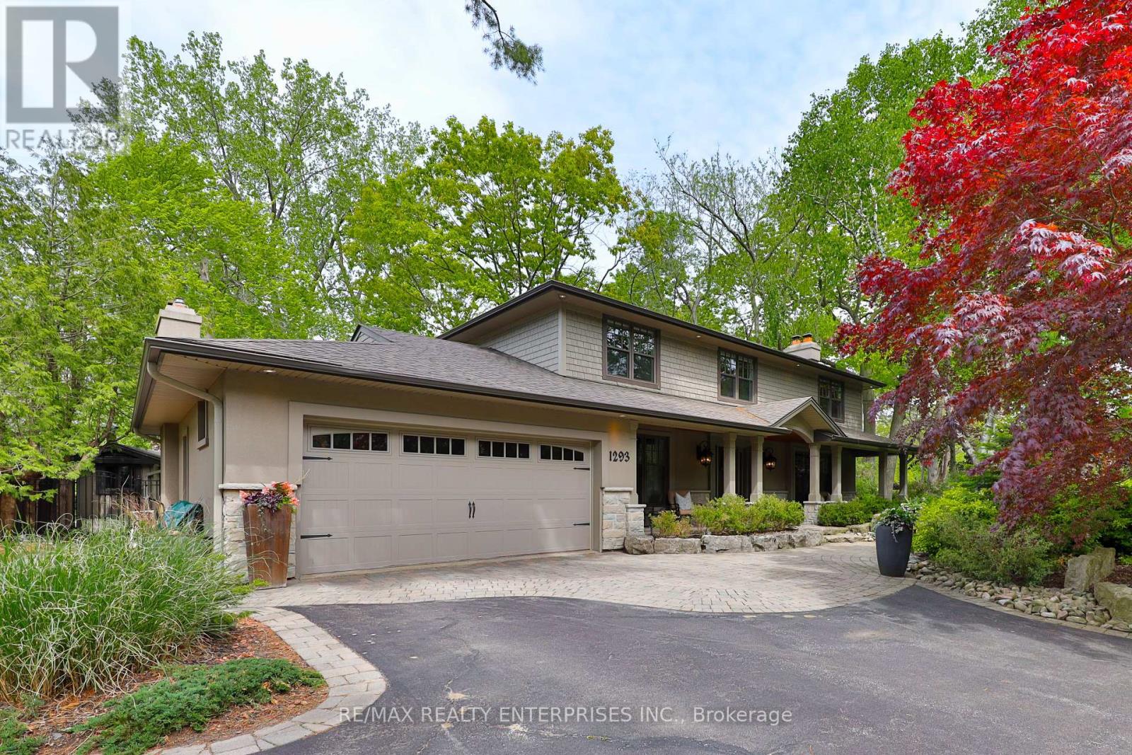 Photo 2 of 1293 Greenoaks Drive, Mississauga ON