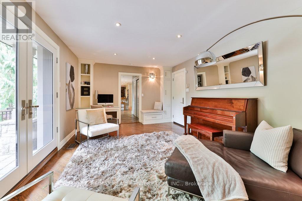 Photo 21 of 1293 Greenoaks Drive, Mississauga ON