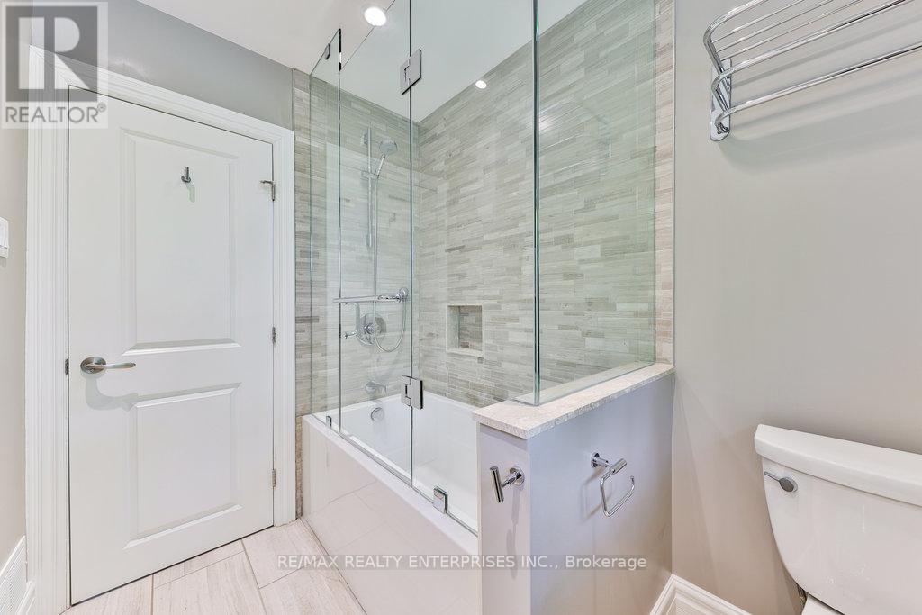 Photo 30 of 1293 Greenoaks Drive, Mississauga ON