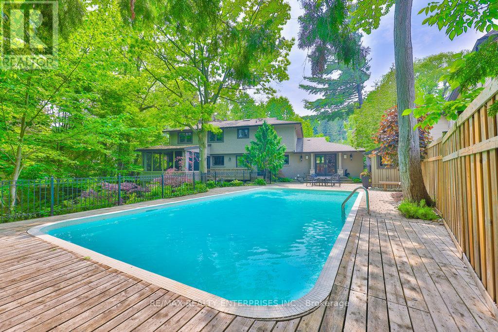 Photo 34 of 1293 Greenoaks Drive, Mississauga ON