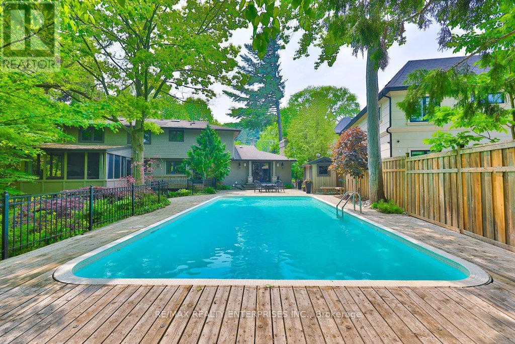 Photo 35 of 1293 Greenoaks Drive, Mississauga ON